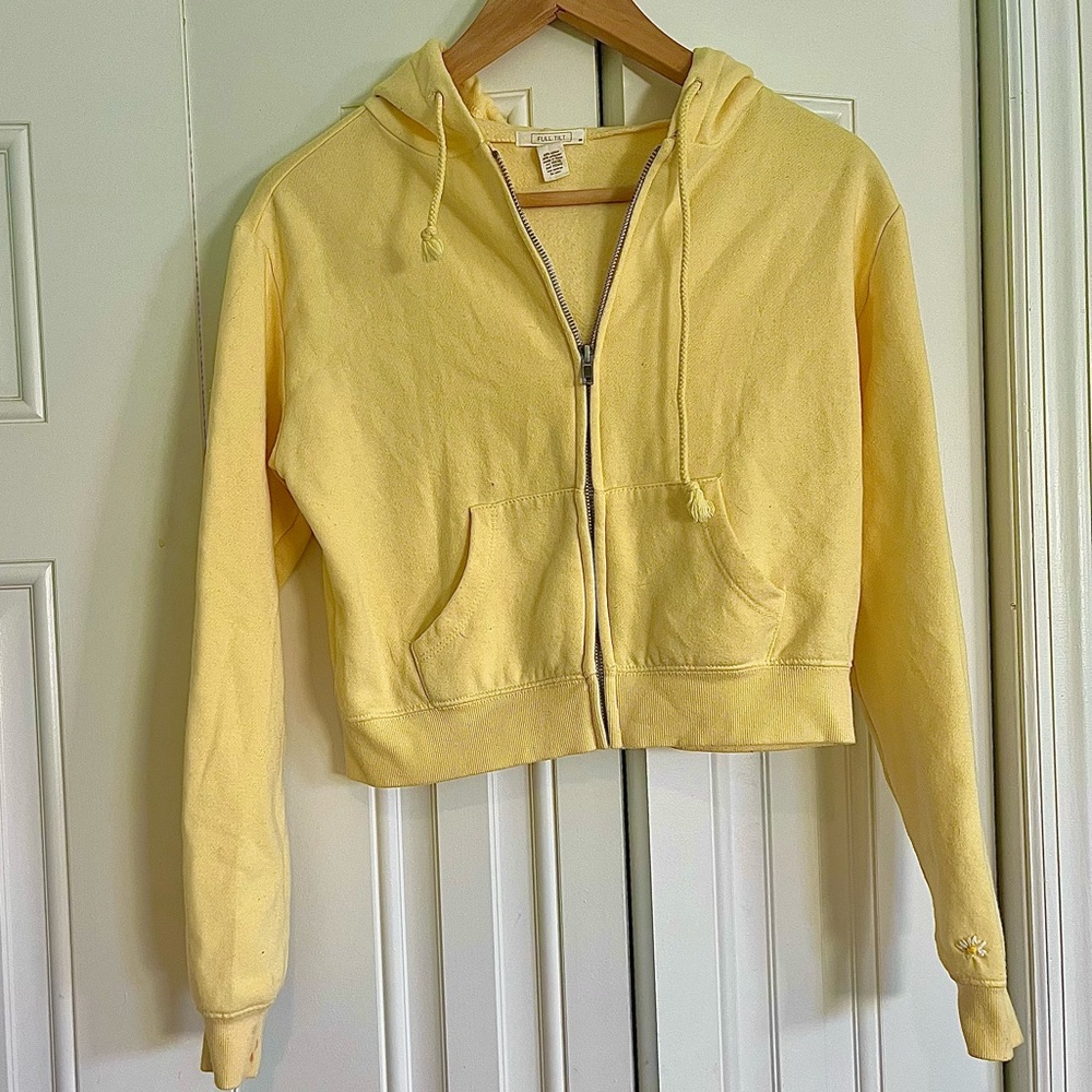 Daisy yellow zip up🌼